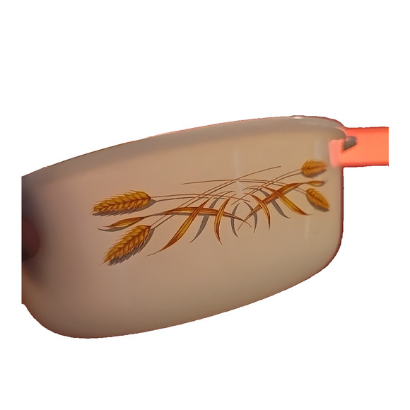 Vintage Fire King Anchor Hocking Wheat Pattern White Round Baking Dish Casserole - Picture 2 of 3